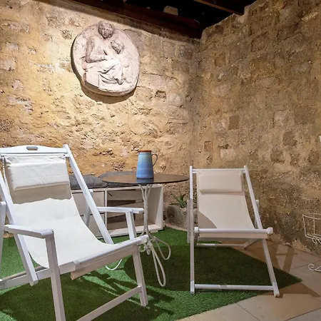 Old Town Corner Luxury Lejlighedshotel 3*