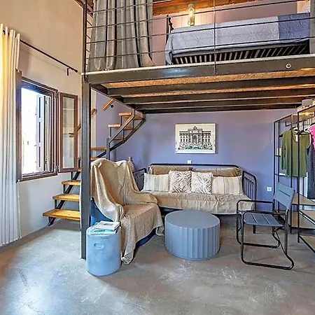 מלון דירות Old Town Corner Luxury 3*