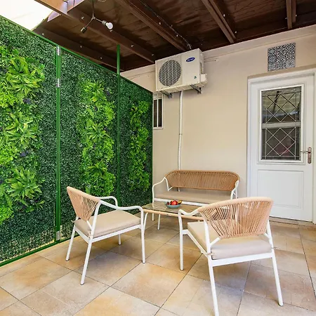 Old Town Corner Luxury Aparthotel 3*