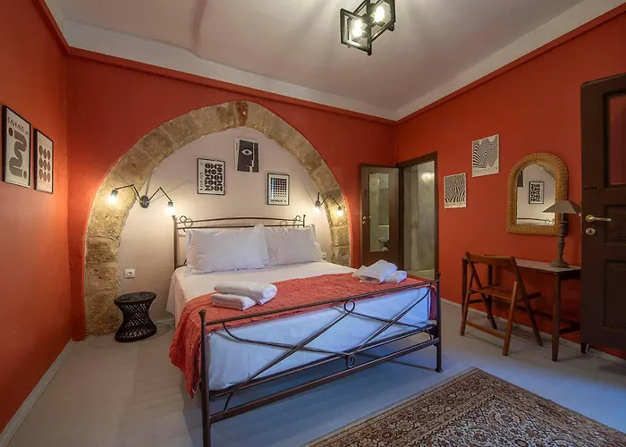 Old Town Corner Luxury Apartahotel 3*